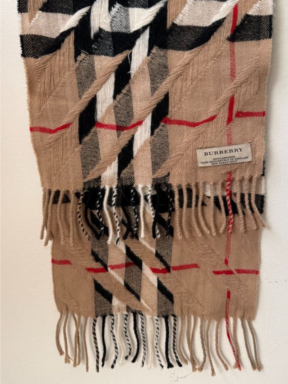 Women's Accessory ~ Burberry ~ 100 % Cashmere Scarf ~ - Picture 2 of 6